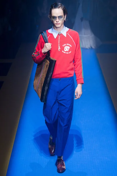 Look 39